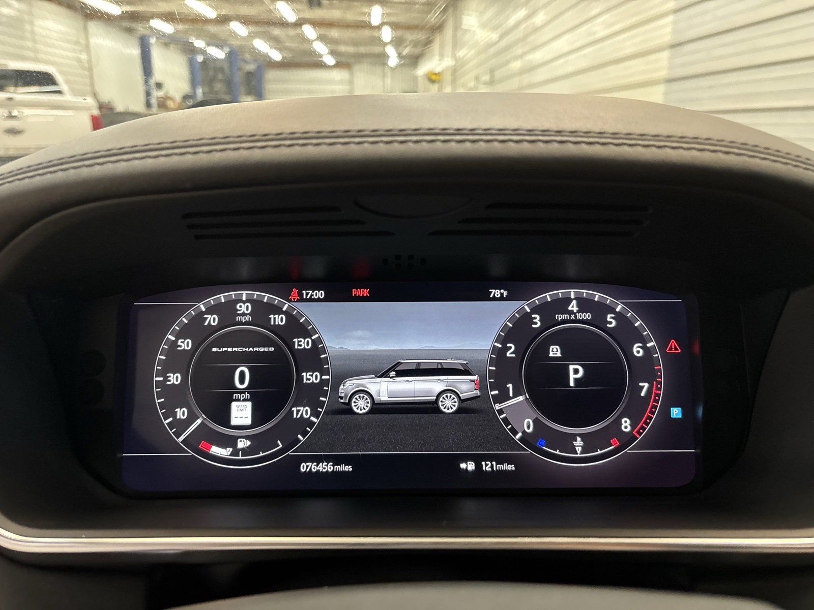 Used 2018 Land Rover Range Rover Autobiography image 17