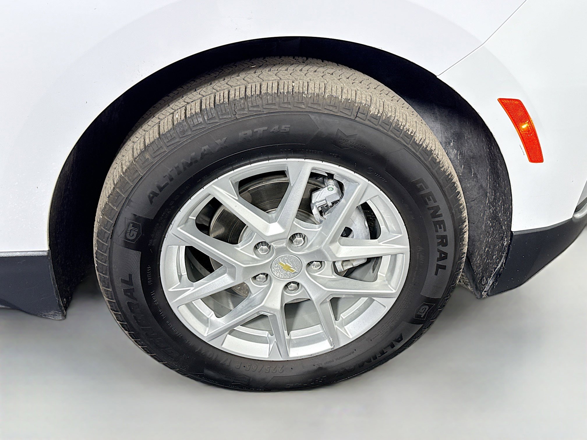 Used 2022 Chevrolet Equinox LT w/ Driver Convenience Package image 32