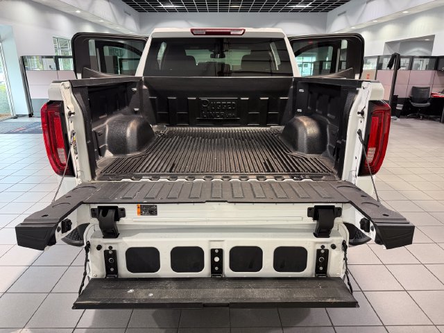 Used 2025 GMC Sierra 1500 SLT AWD/4WD image 11