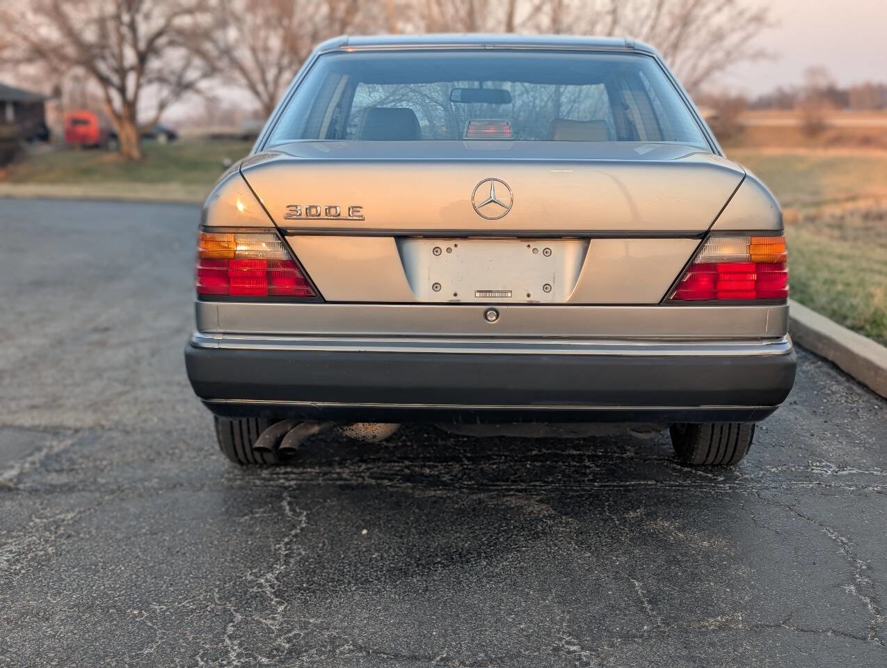 Used 1991 Mercedes-Benz 300 E 3.0 image 8