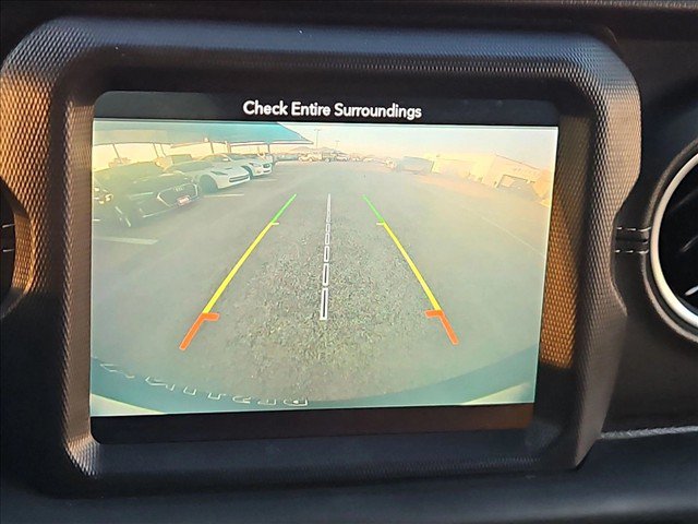 Used 2018 Jeep Wrangler Unlimited Sahara AWD/4WD image 13