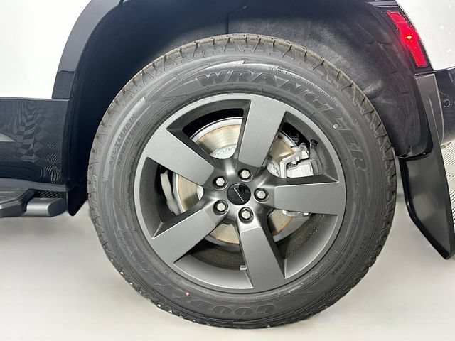 New 2026 Land Rover Defender 110 X-Dynamic SE AWD/4WD image 28