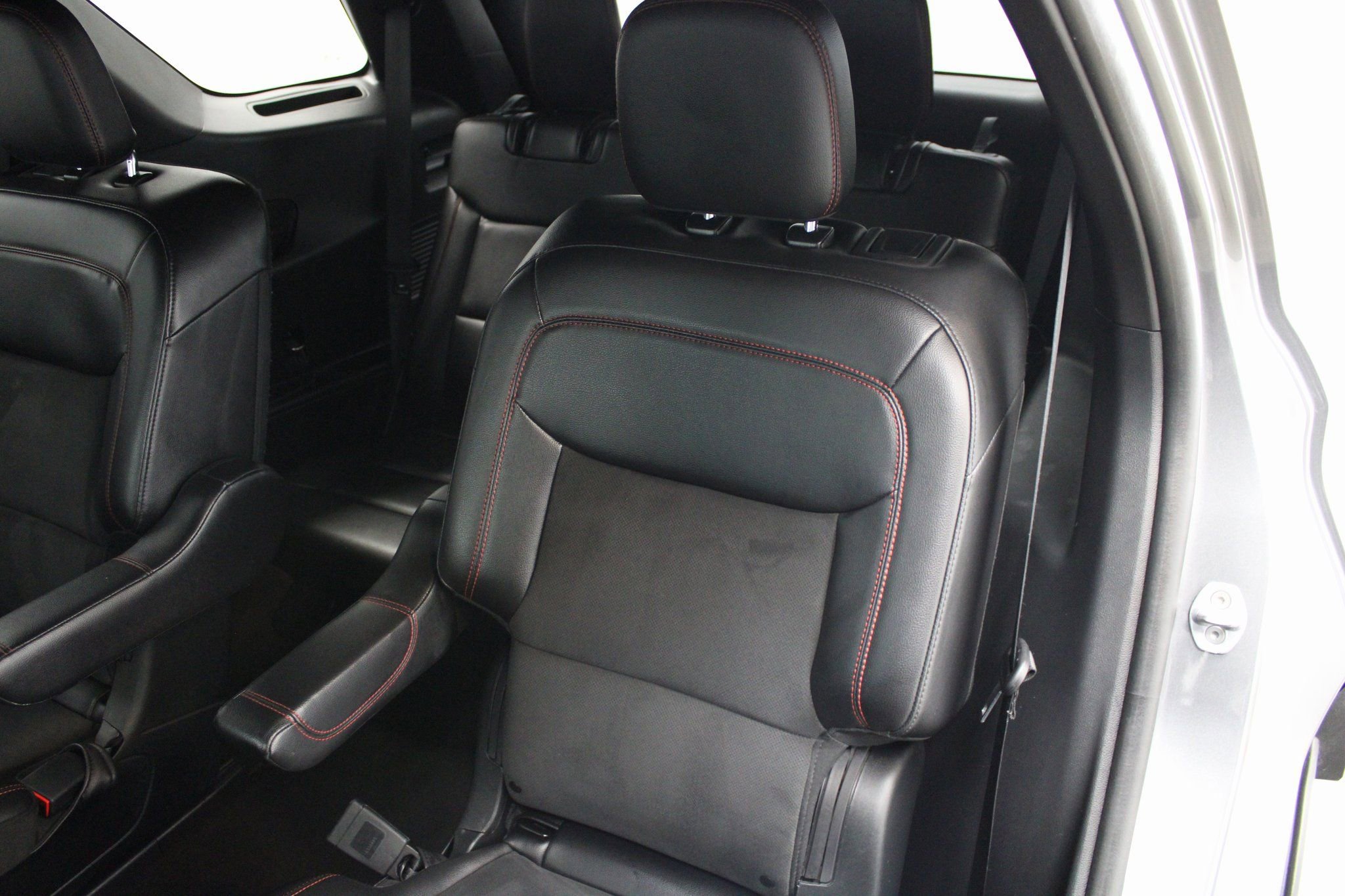 Used 2023 Ford Explorer ST-Line w/ Class IV Trailer Tow Package image 26