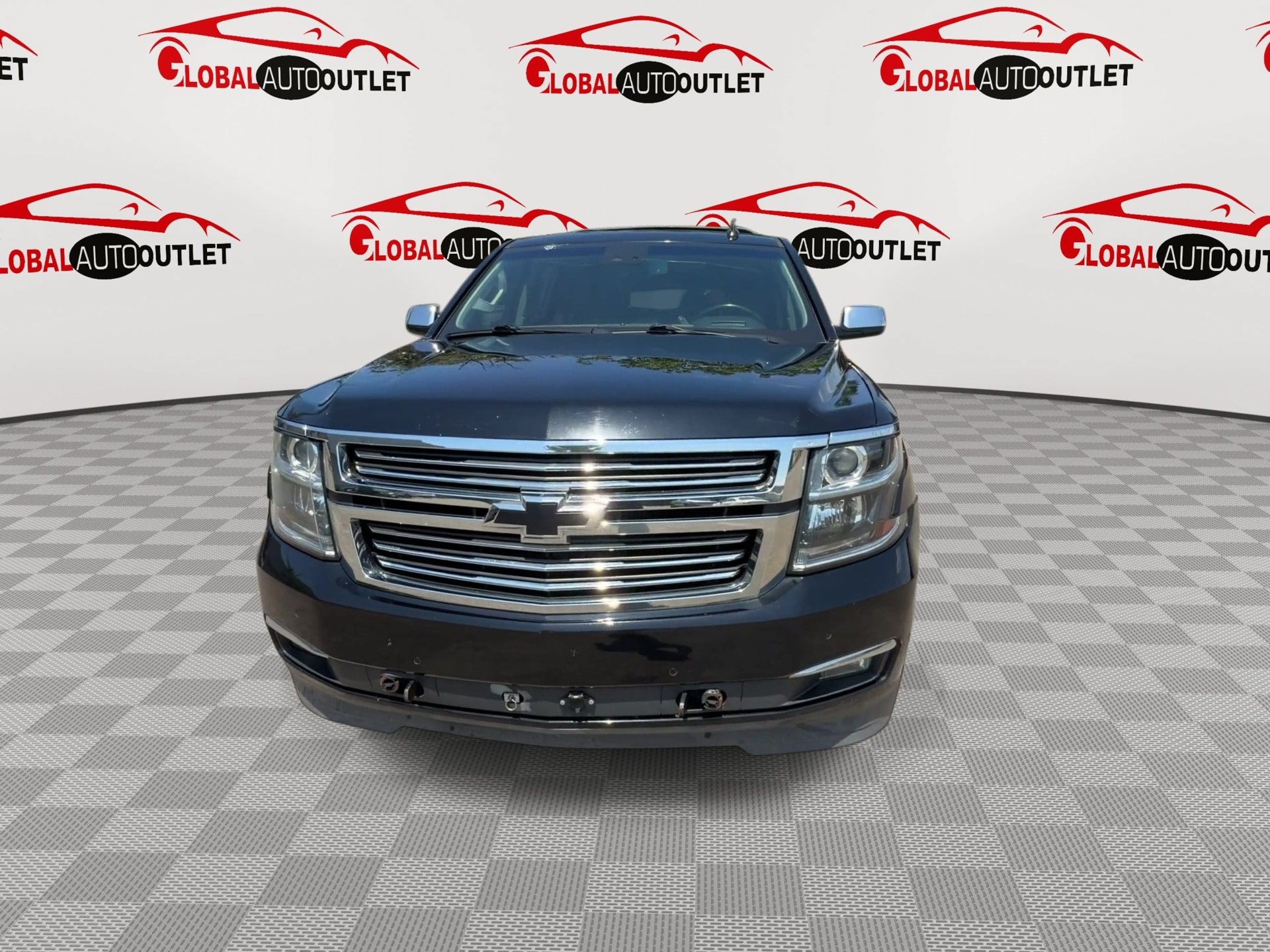 Used 2019 Chevrolet Suburban Premier w/ Premier Plus Edition AWD/4WD image 4