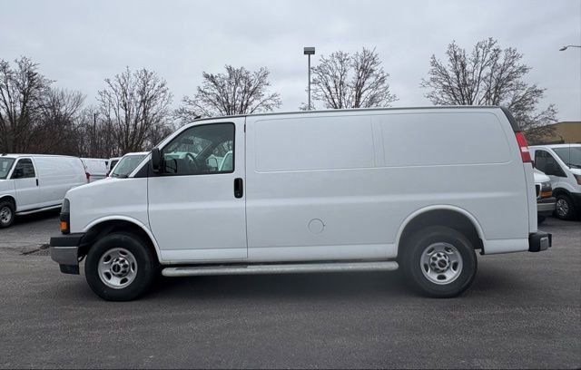 Used 2024 GMC Savana 2500 w/ Driver Convenience Package image 2