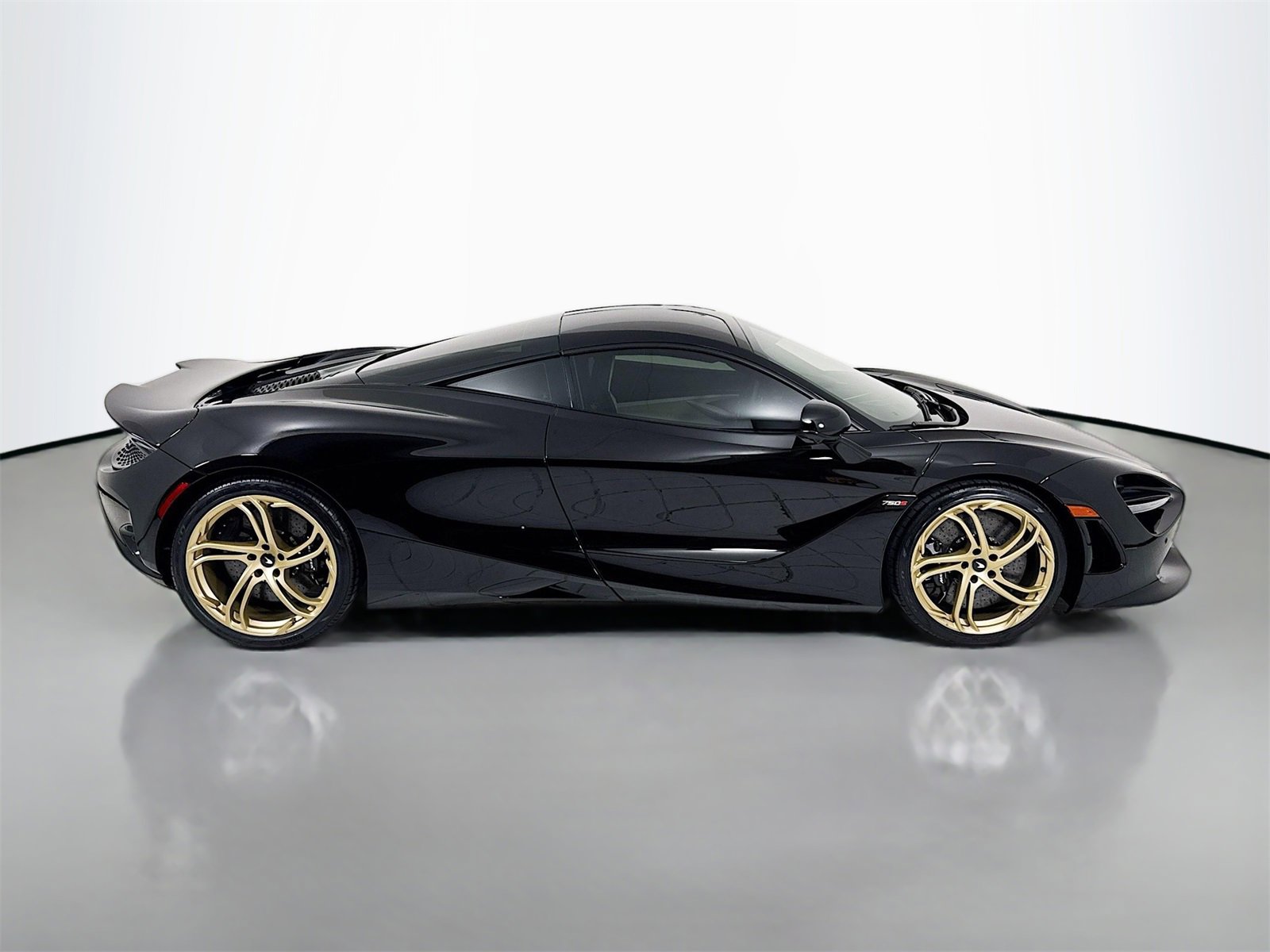 Used 2024 McLaren 750S image 8