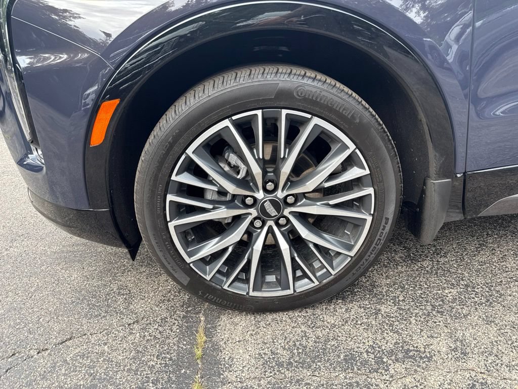 Used 2025 Cadillac XT4 Sport AWD/4WD image 11
