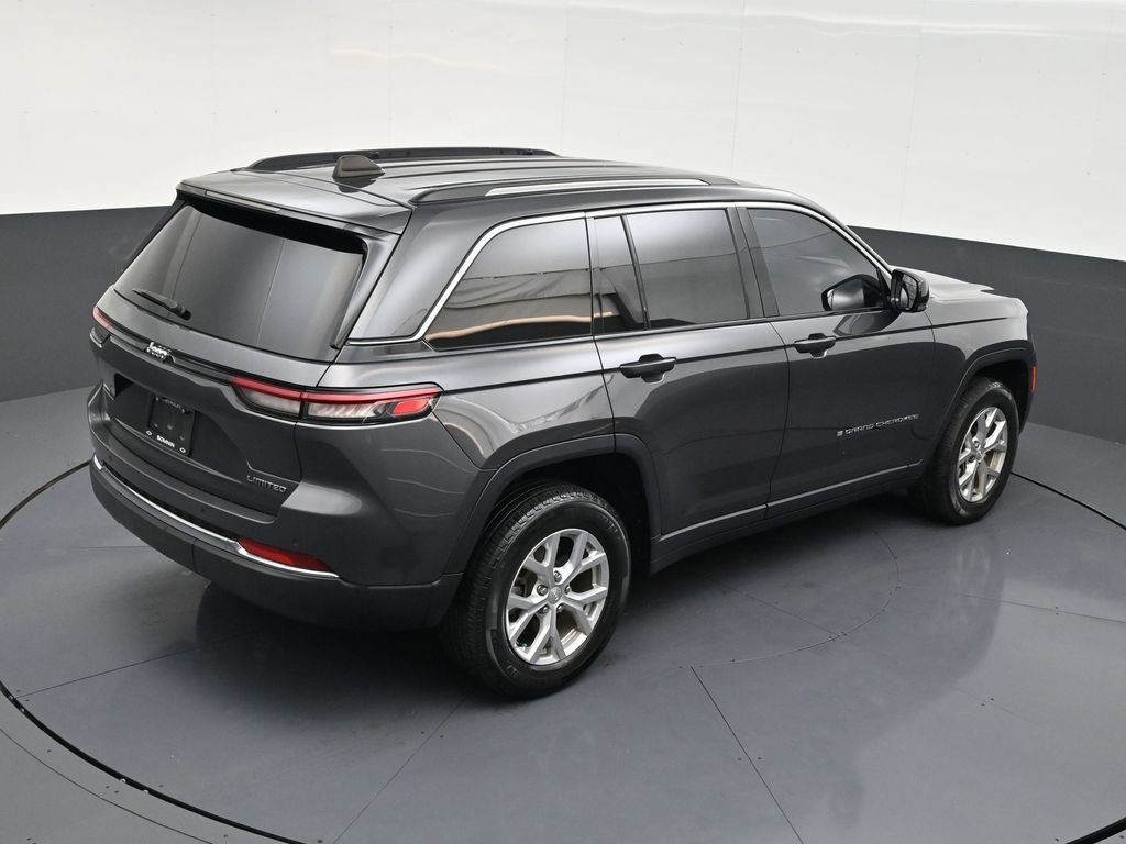 Used 2023 Jeep Grand Cherokee Limited image 16