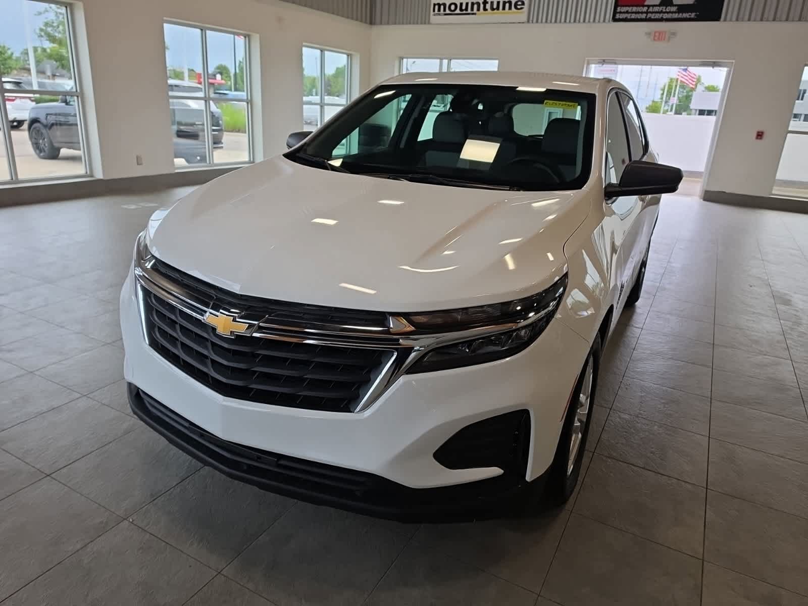 Used 2024 Chevrolet Equinox LS FWD image 1