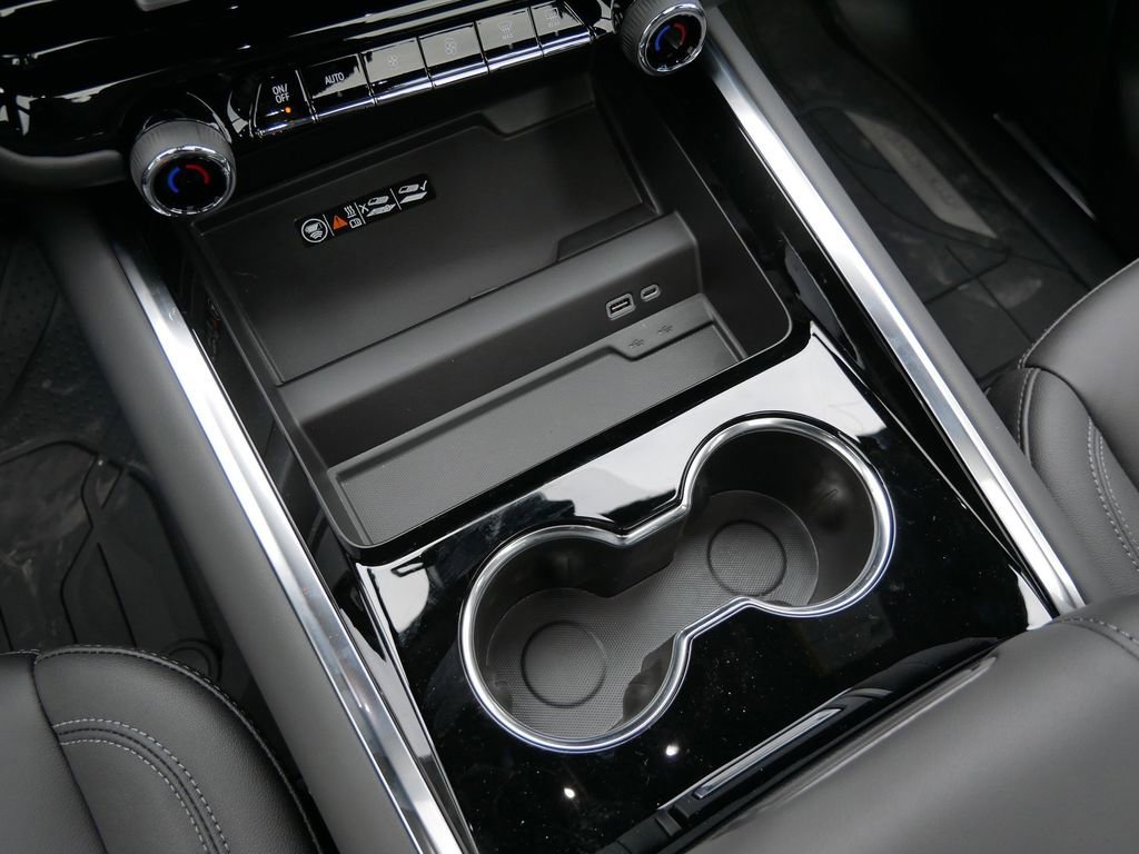 New 2026 Chevrolet Tahoe Z71 w/ Z71 Off-Road Package image 24