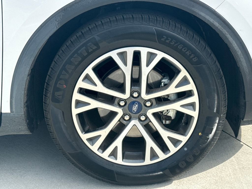 Used 2020 Ford Escape SEL image 11