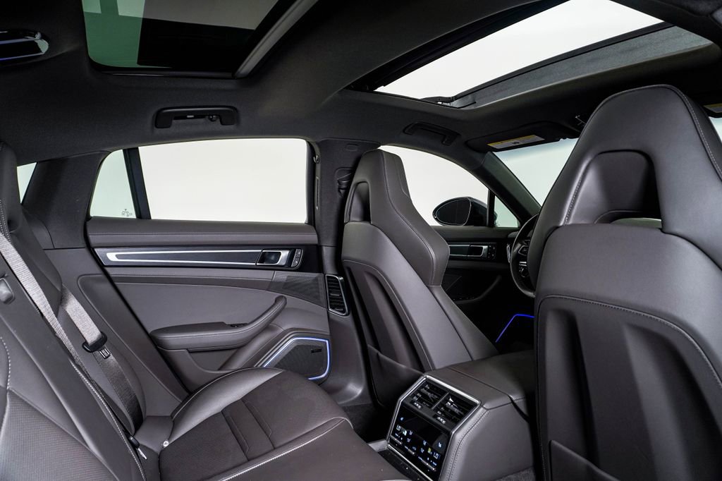 Certified 2023 Porsche Panamera 4 Platinum Edition image 16