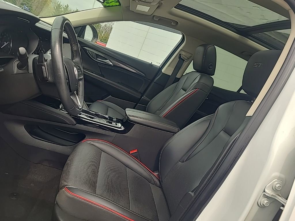 Used 2023 Buick Envision Essence w/ Sport Touring Package AWD/4WD image 10
