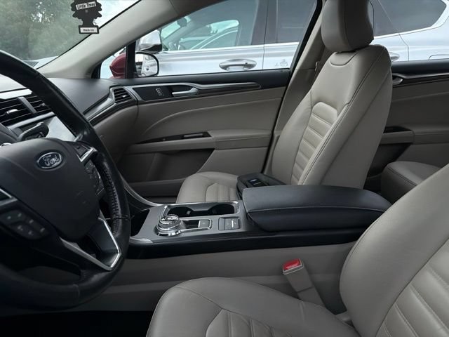Used 2017 Ford Fusion Energi SE FWD image 7