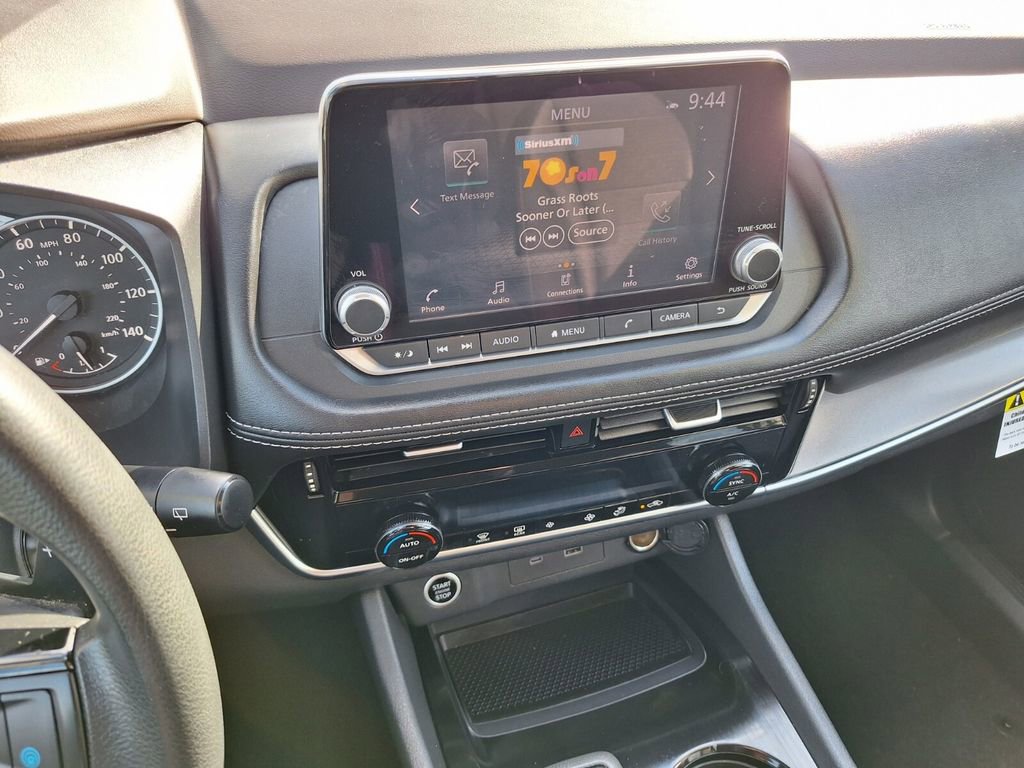 Used 2021 Nissan Rogue SV image 14