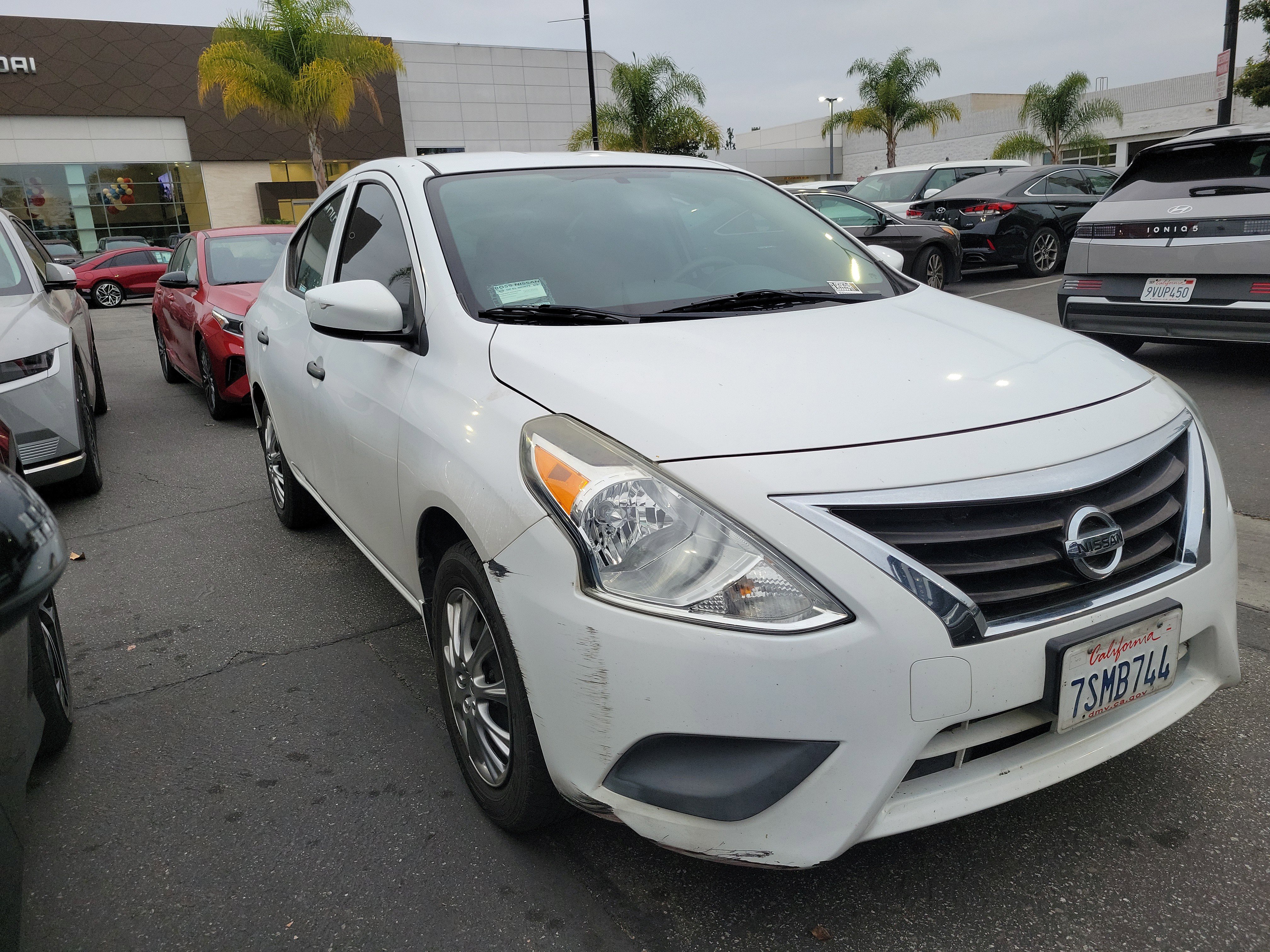 Used 2016 Nissan Versa S Plus FWD image 3