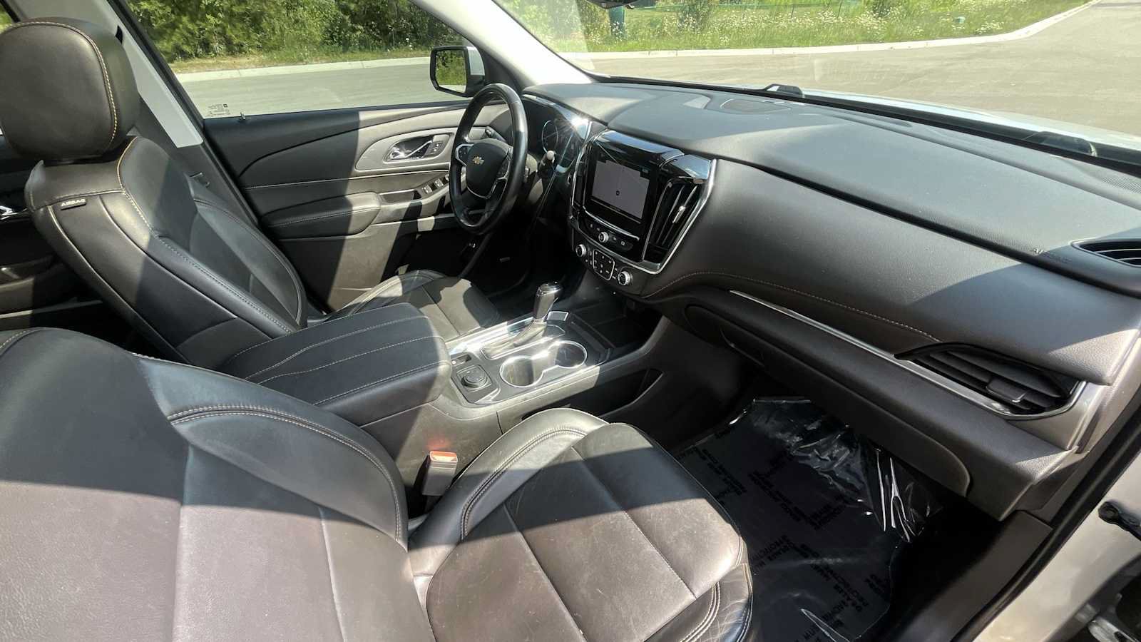 Used 2019 Chevrolet Traverse LT w/ LT Premium Package AWD/4WD image 11