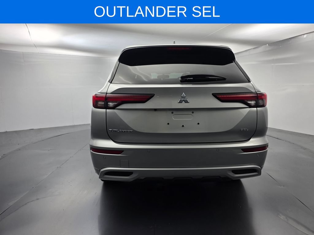 Used 2023 Mitsubishi Outlander SEL FWD image 5
