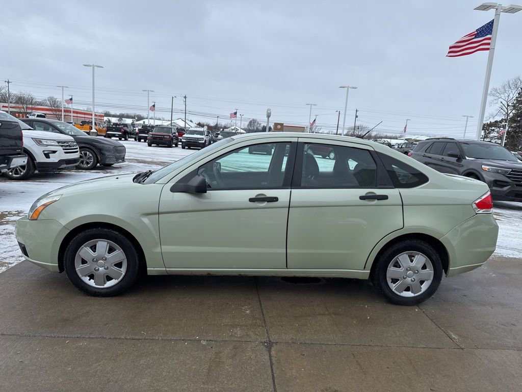 Used 2010 Ford Focus SE image 3
