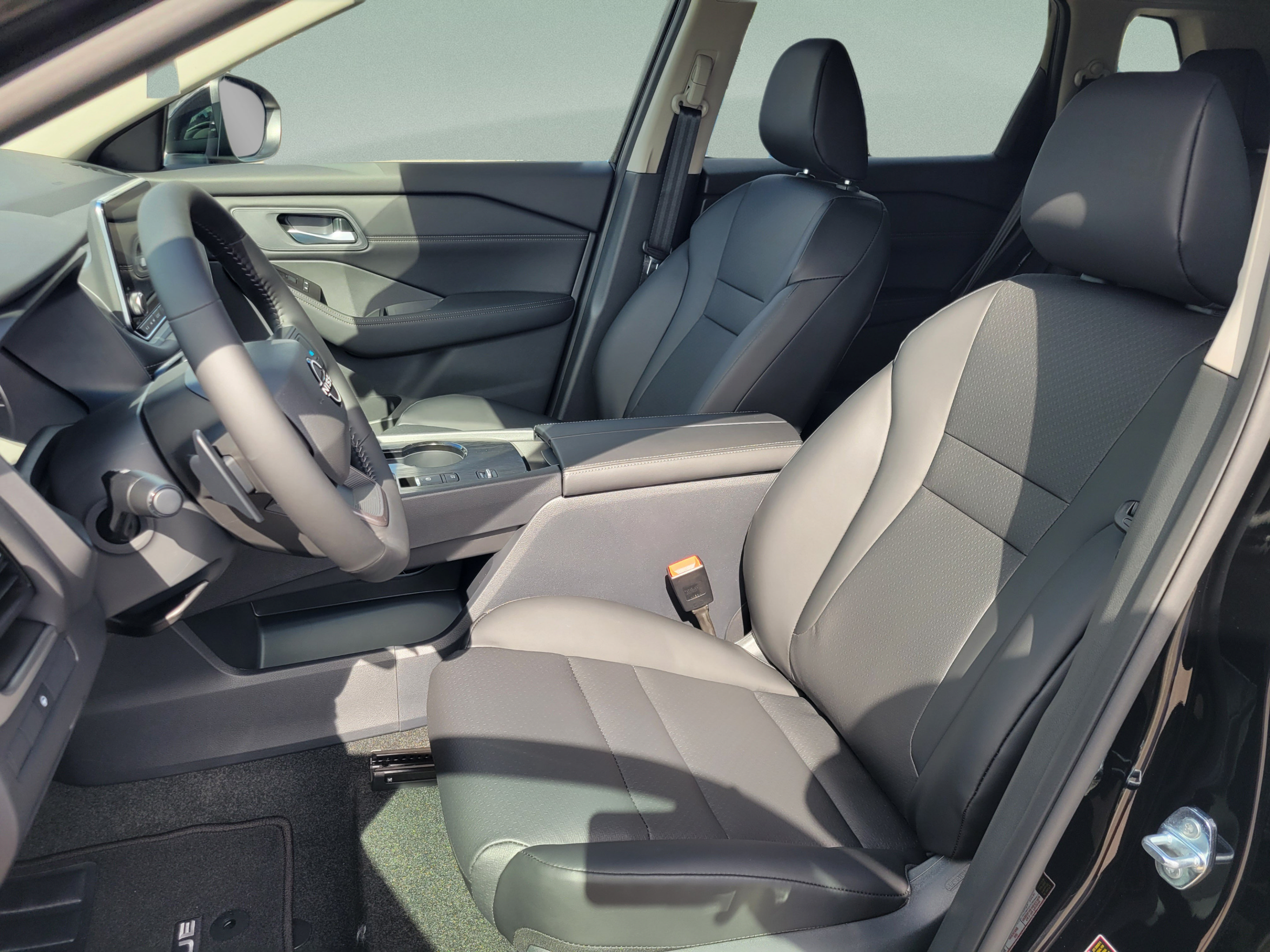 New 2026 Nissan Rogue Dark Armor FWD image 17