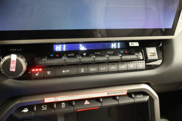 New 2026 Toyota Tundra Limited AWD/4WD image 18
