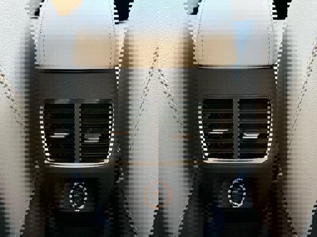 Used 2022 Hyundai Sonata Limited w/ Preferred Accessory Package image 14