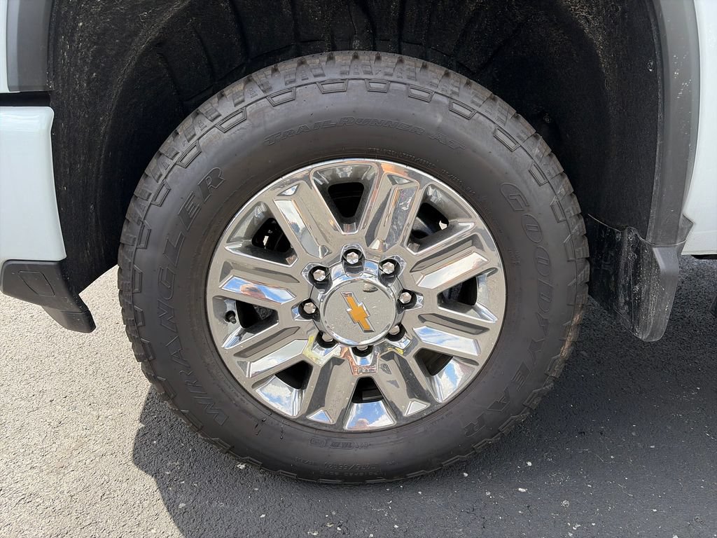 Used 2026 Chevrolet Silverado 2500 High Country AWD/4WD image 28