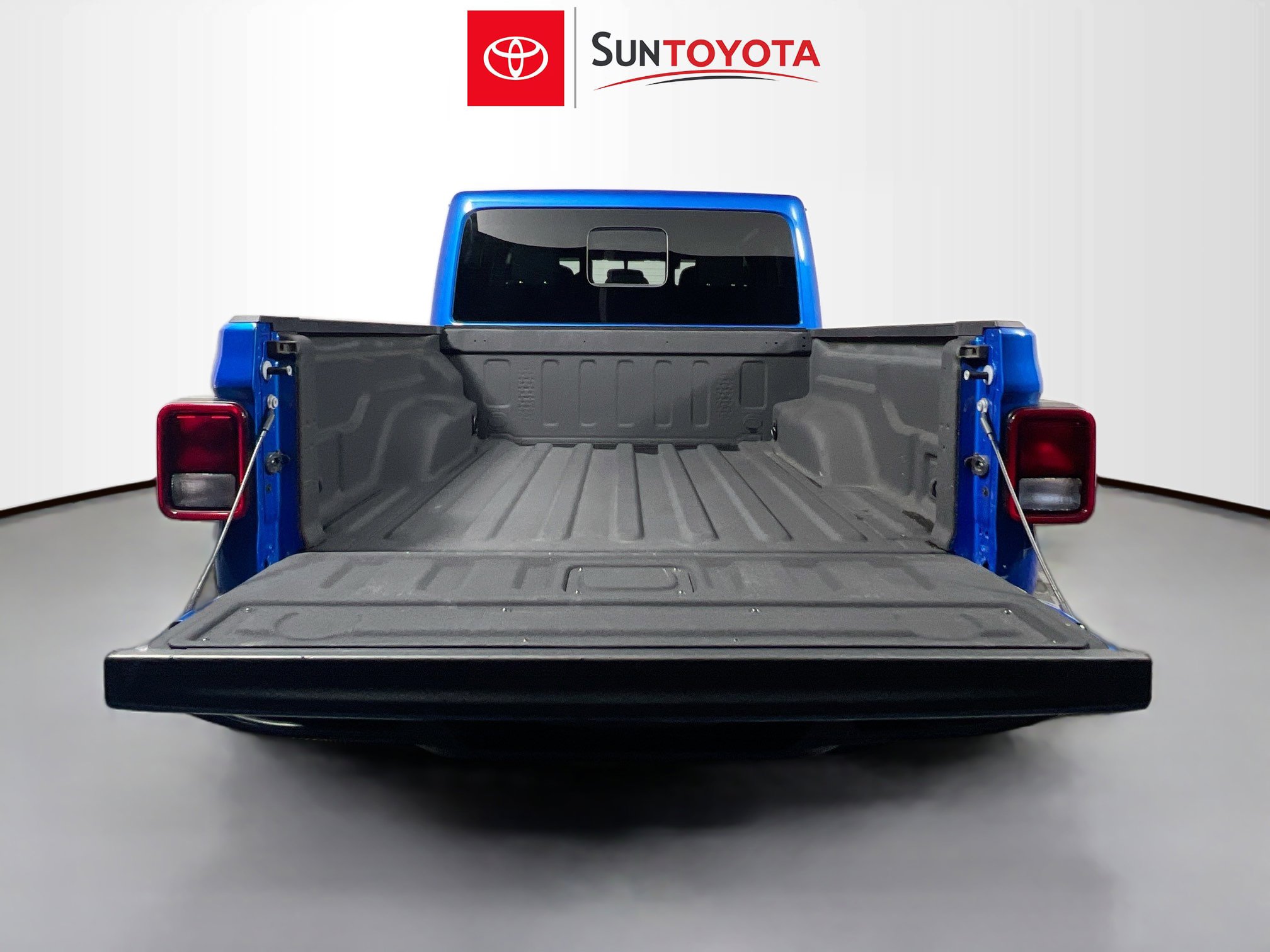 Used 2024 Jeep Gladiator Sport image 34