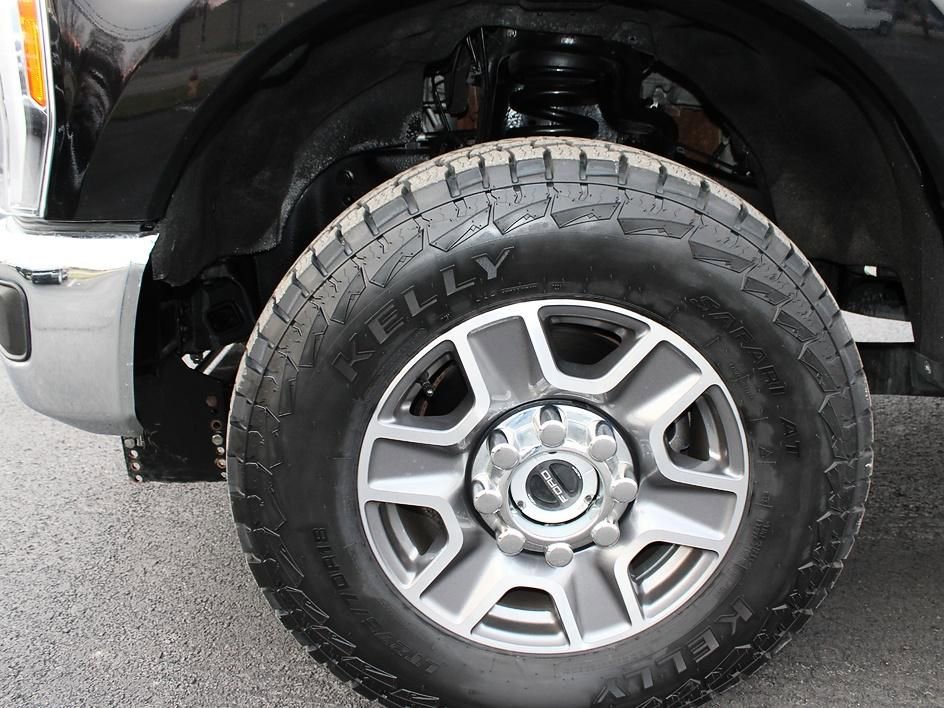 Used 2023 Ford F350 Lariat w/ FX4 Off-Road Package image 13