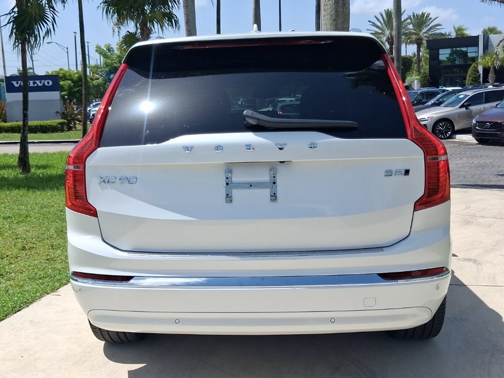 Certified 2025 Volvo XC90 B5 Plus w/ Protection Package Premier AWD/4WD image 5