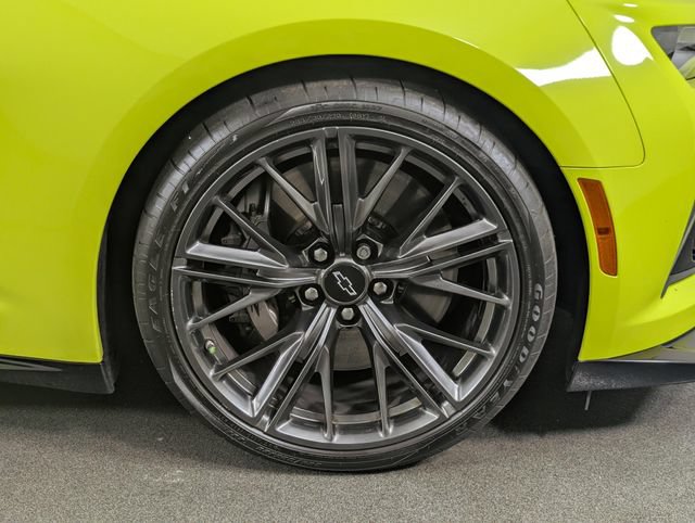 Used 2020 Chevrolet Camaro ZL1 RWD image 19
