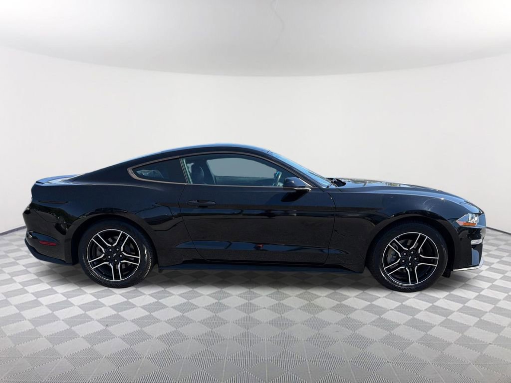Used 2018 Ford Mustang Premium w/ Equipment Group 201A RWD image 4