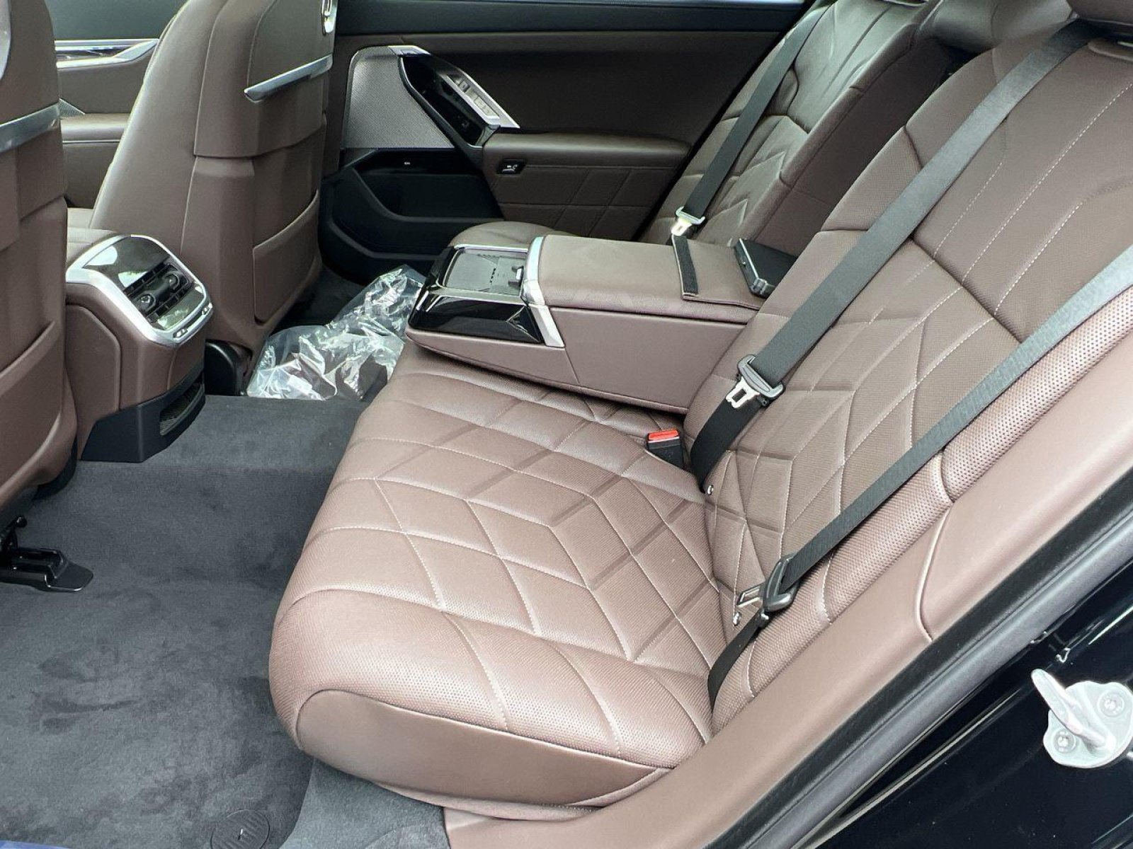 New 2025 BMW i7 eDrive50 w/ Executive Package RWD image 22