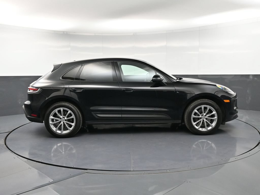 Certified 2023 Porsche Macan Turbo AWD/4WD image 9