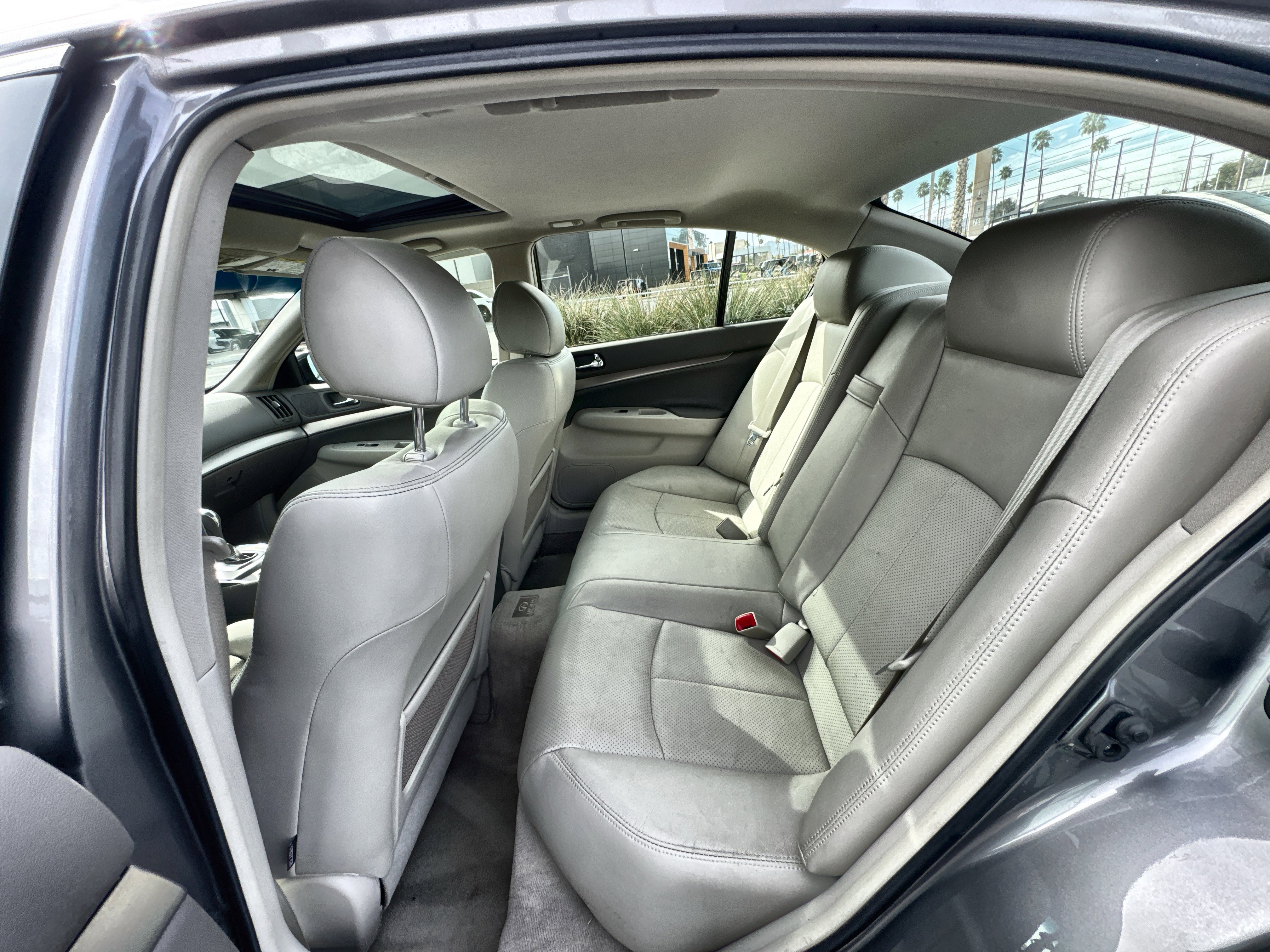 Used 2012 INFINITI G37 Journey w/ Premium Pkg image 26