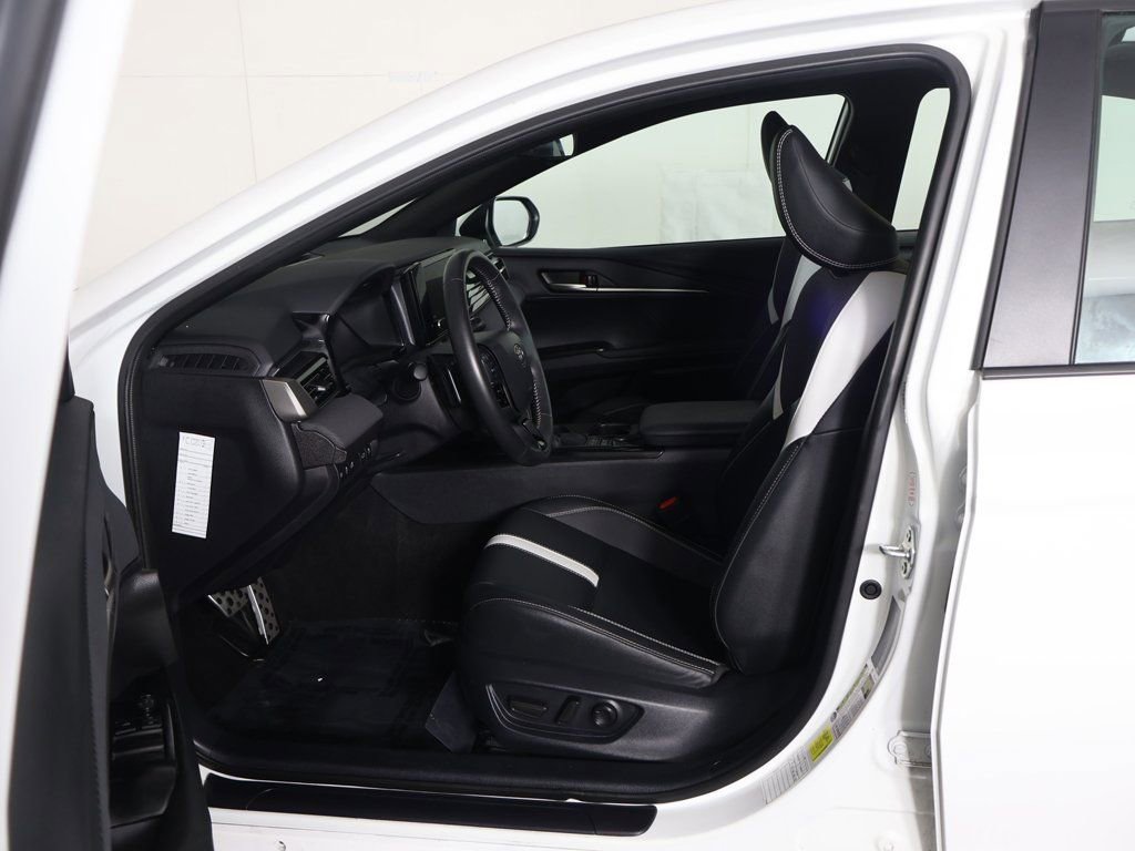 Used 2025 Toyota Camry SE image 26
