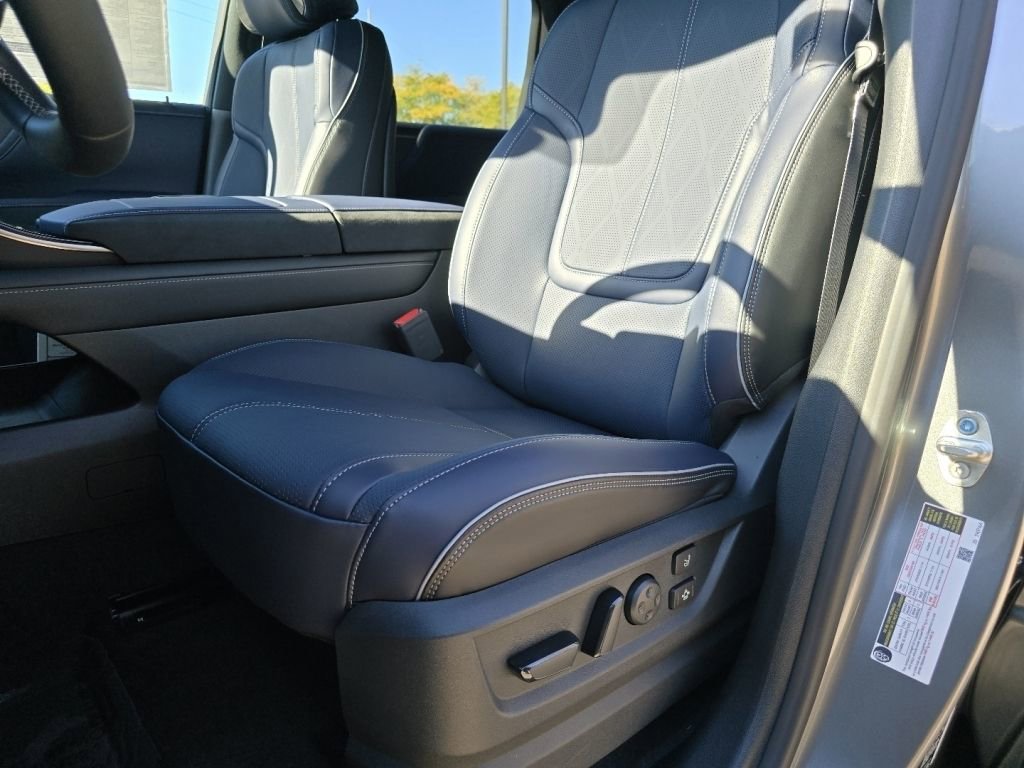 New 2026 INFINITI QX80 4WD w/ Sport Exterior Package image 28