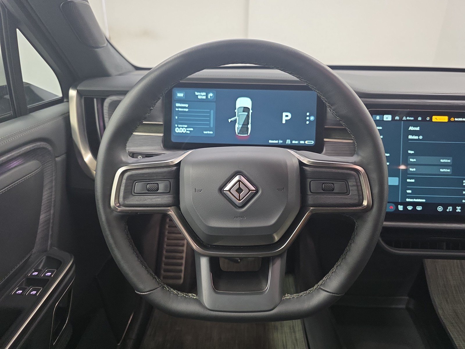 Used 2024 Rivian R1S Adventure AWD/4WD image 28
