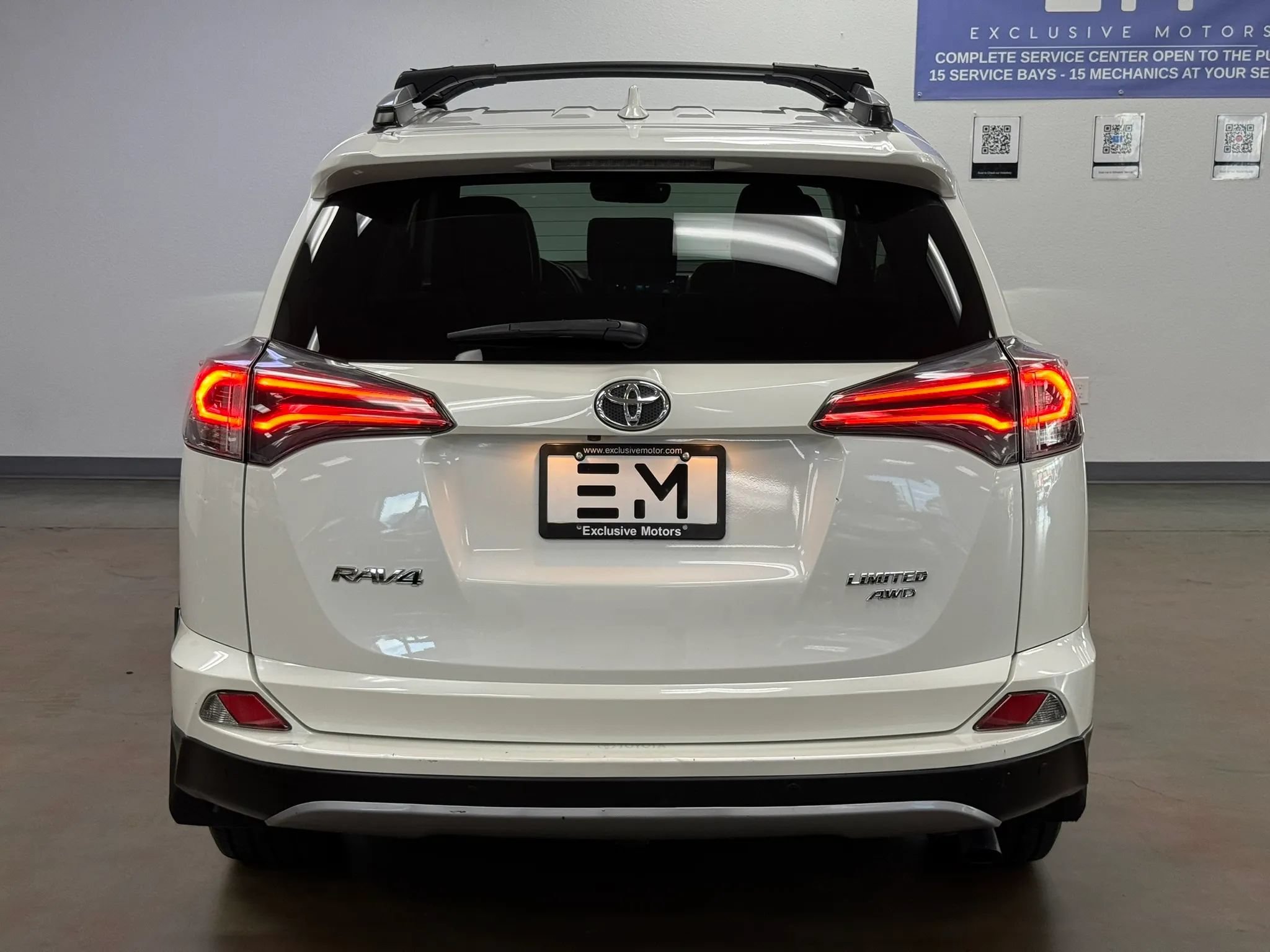 Used 2018 Toyota RAV4 Limited w/ Advanced Technology Package AWD/4WD image 6