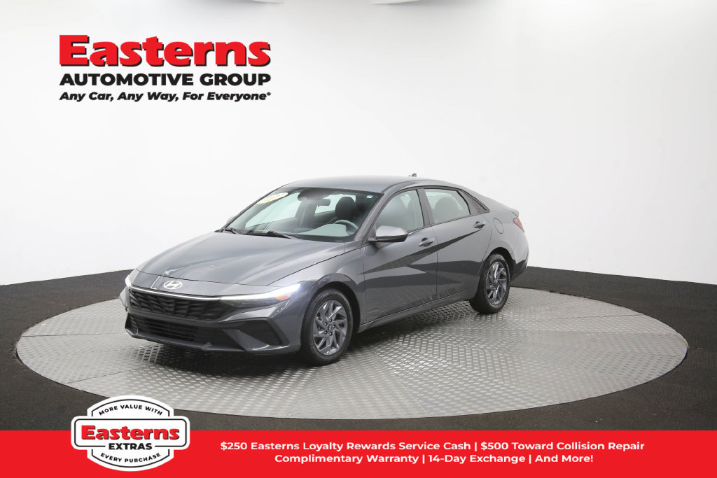 Used 2025 Hyundai Elantra Hybrid FWD image 55