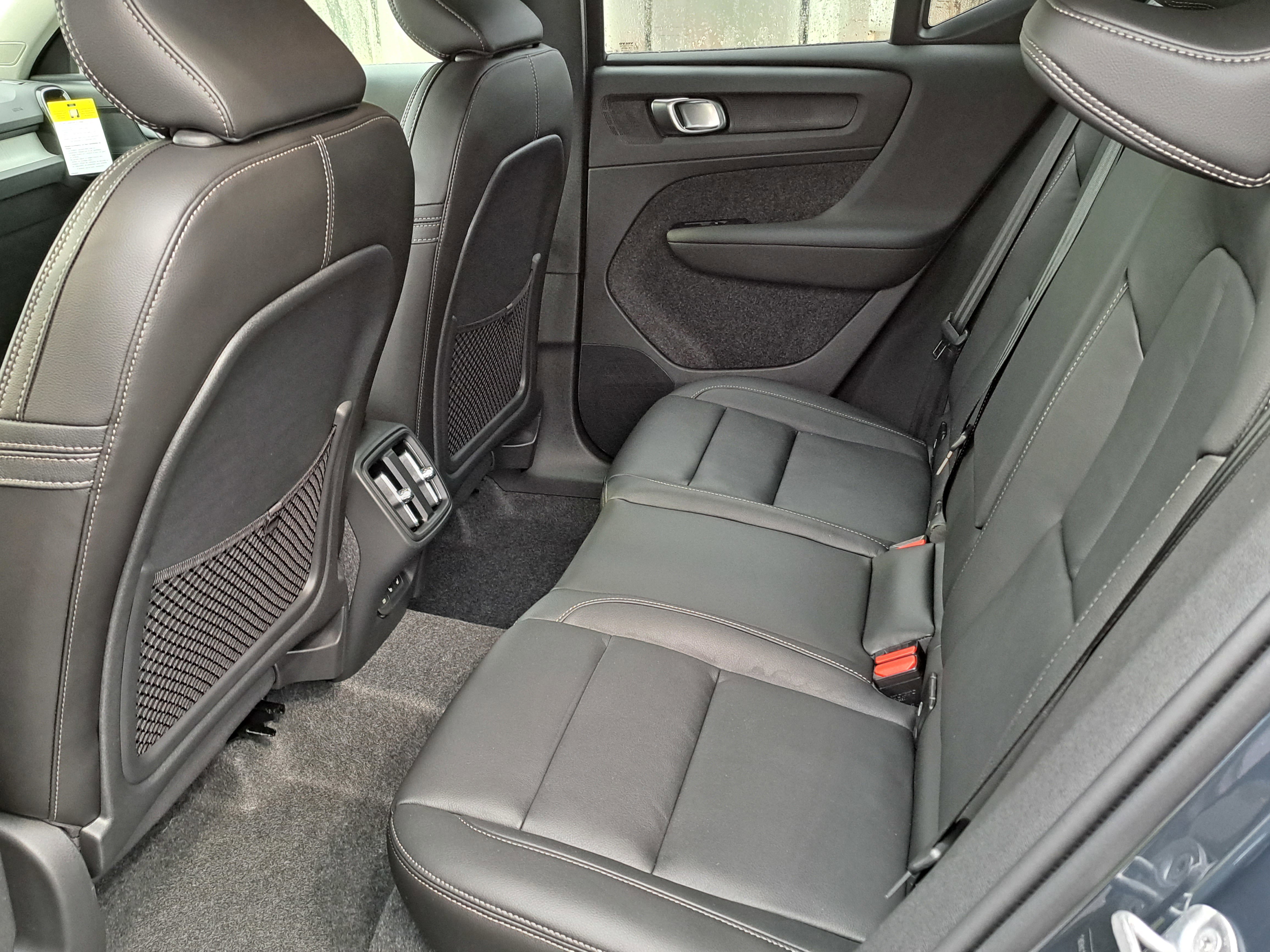 New 2026 Volvo XC40 B5 Core w/ Climate Package image 7