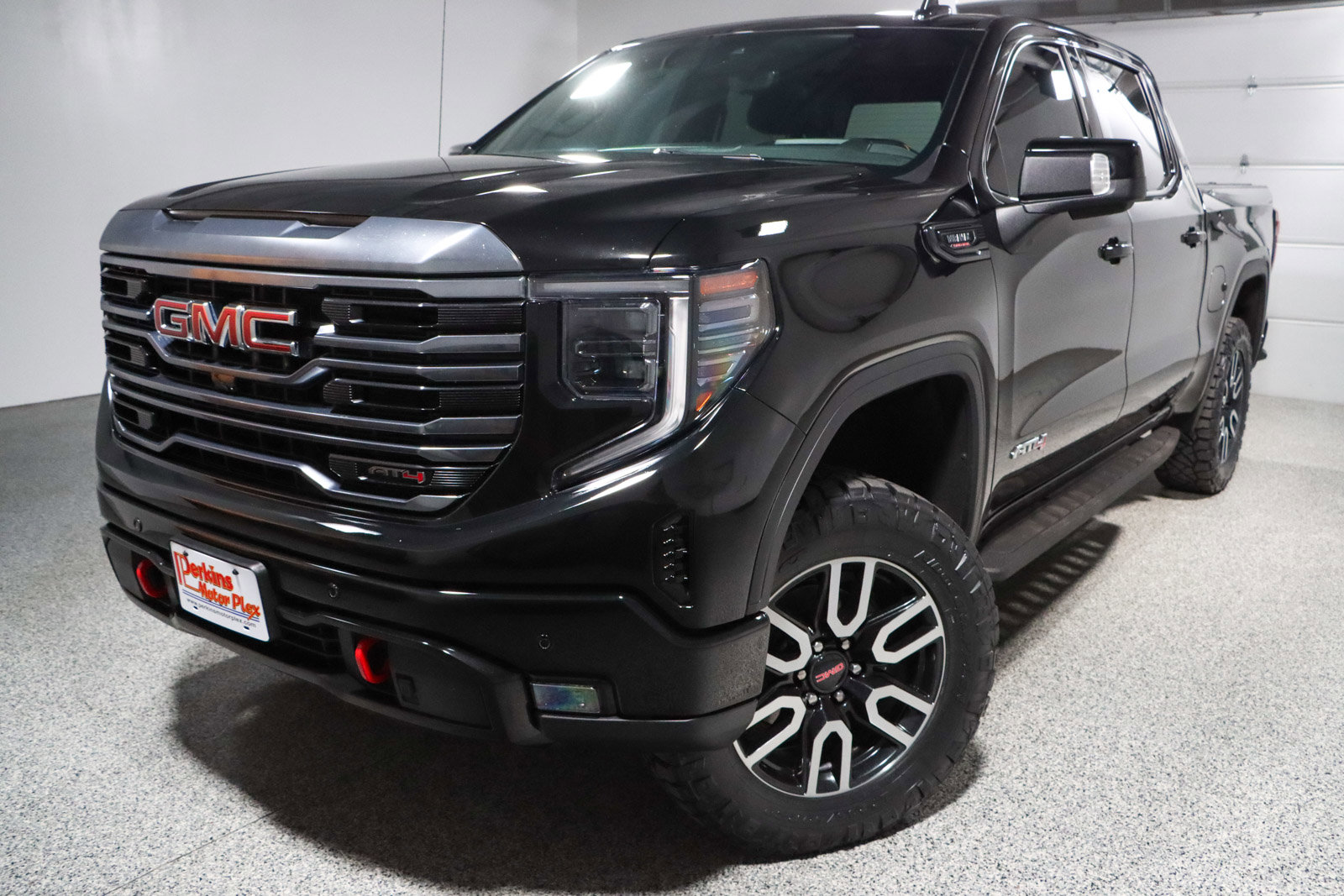 Used 2024 GMC Sierra 1500 AT4 w/ Technology Package AWD/4WD image 36