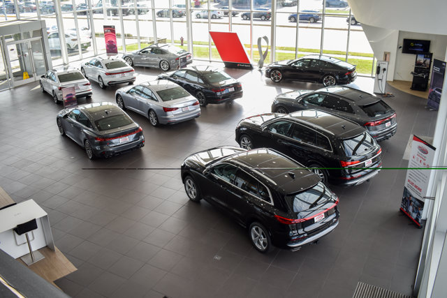 Used 2024 Audi Q5 2.0T Premium Plus w/ Premium Plus Package AWD/4WD image 32