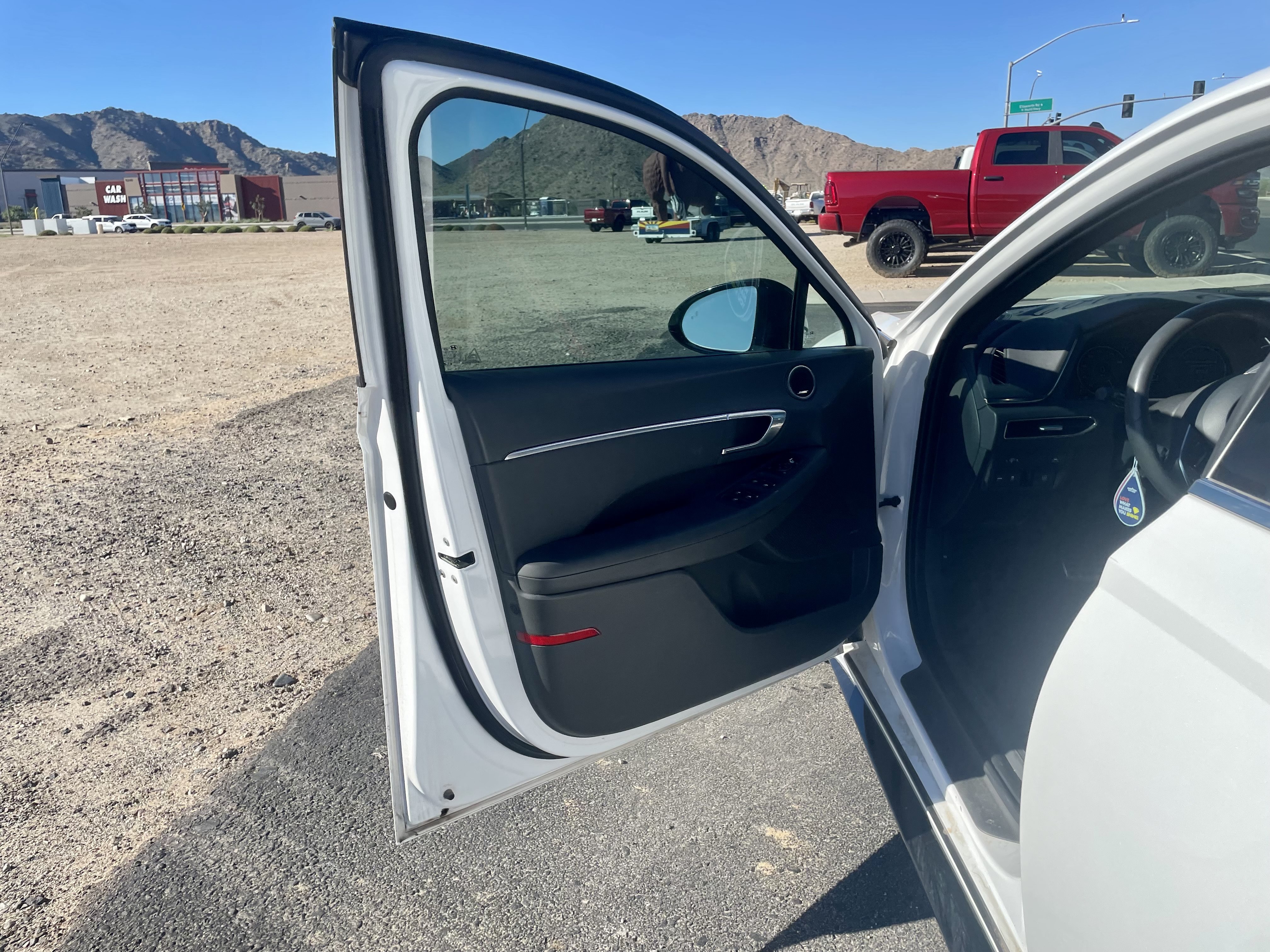 Used 2023 Hyundai Sonata SEL Plus w/ Preferred Accessory Package FWD image 12