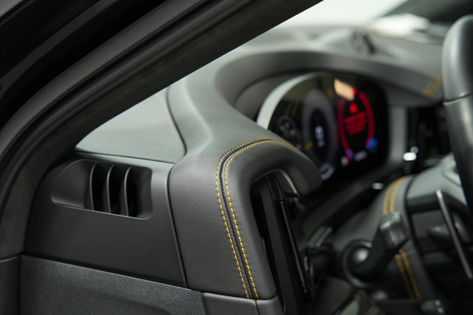 Used 2024 Porsche Cayenne Turbo GT image 95