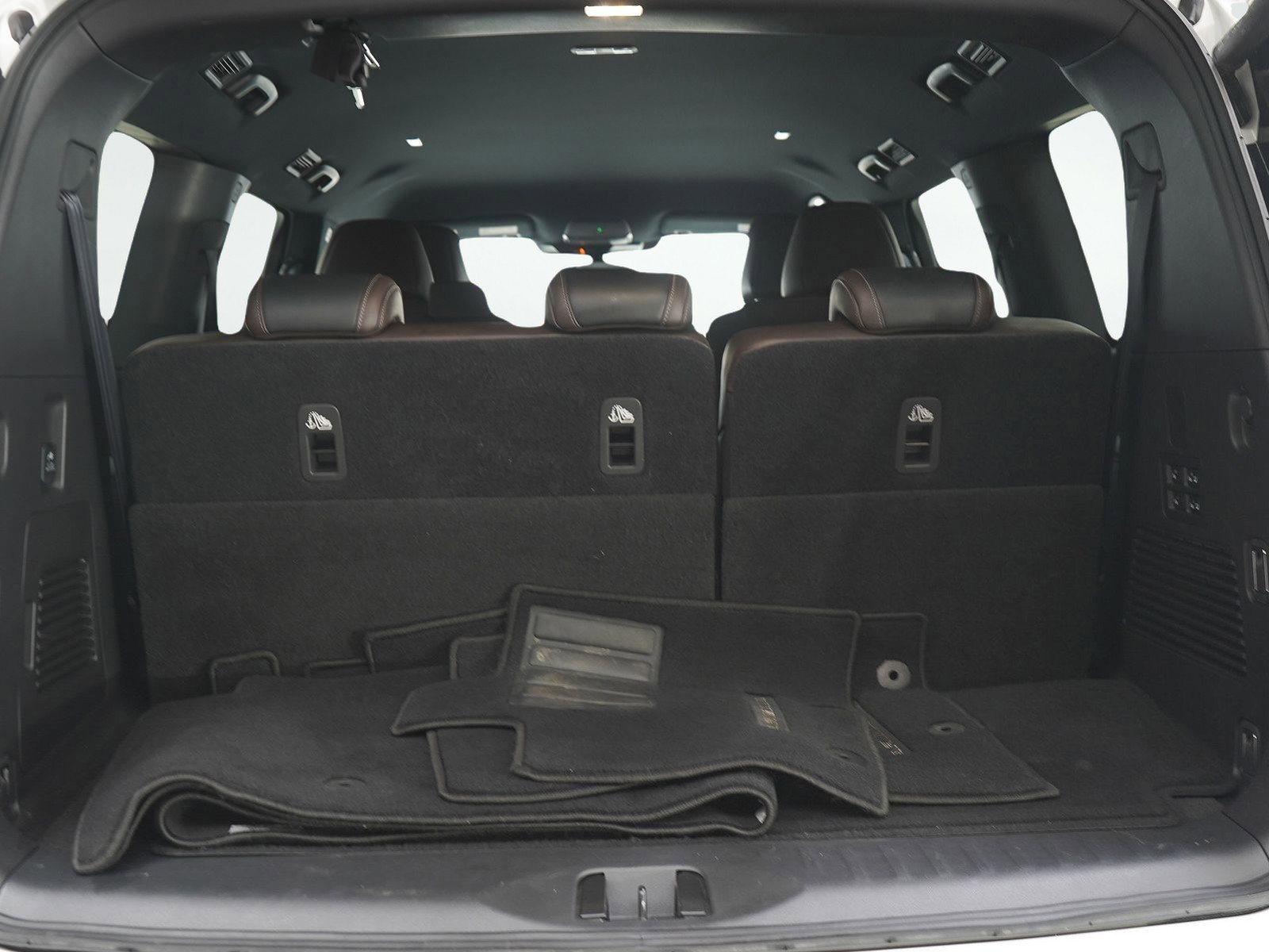 Used 2025 Nissan Armada SL AWD/4WD image 8