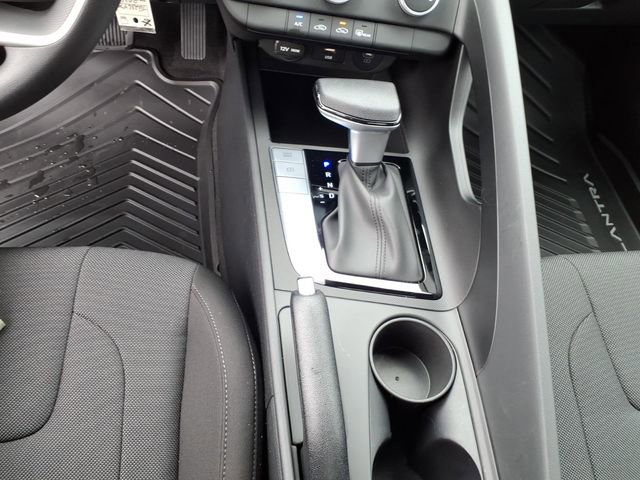 New 2026 Hyundai Elantra SE FWD image 18