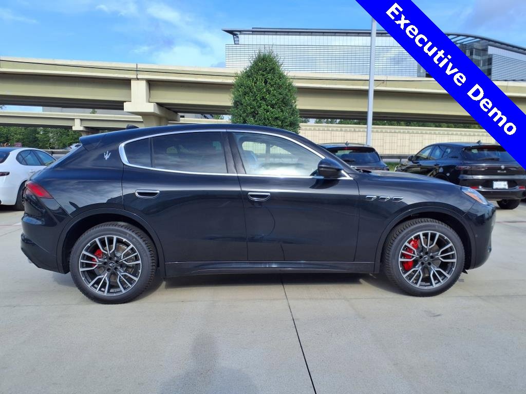 New 2025 Maserati Grecale GT image 5