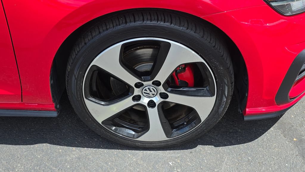 Used 2018 Volkswagen Golf 4-Door FWD image 10