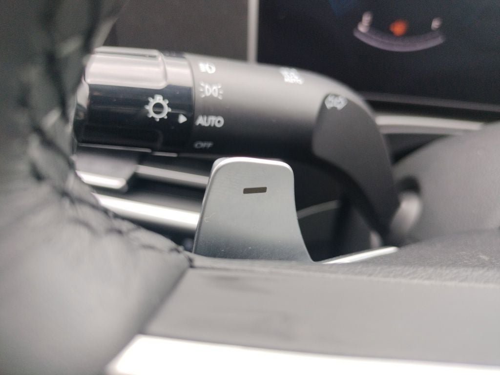 Used 2025 Hyundai Santa Fe SEL FWD image 15